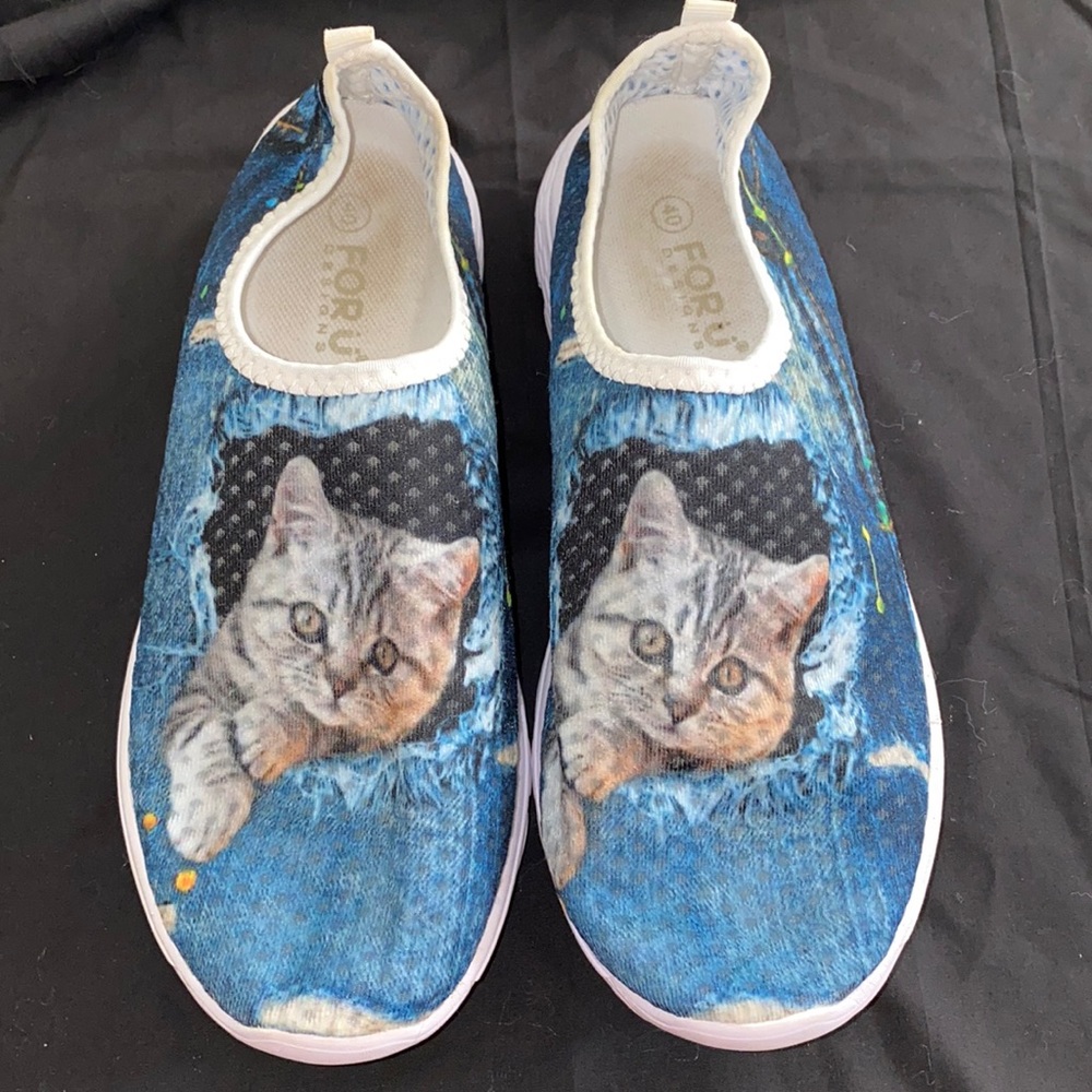 For U Designs- Cat Swimming Shoes